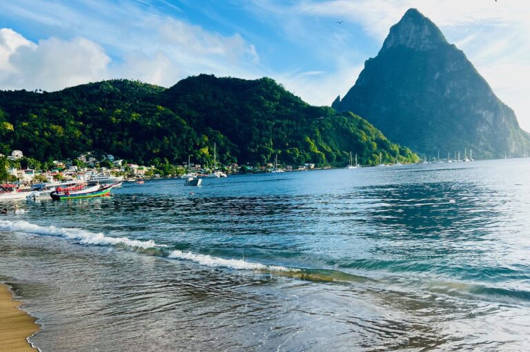 Caribbean Island Travel: A Guide for Backpackers and Budget Solo Travelers